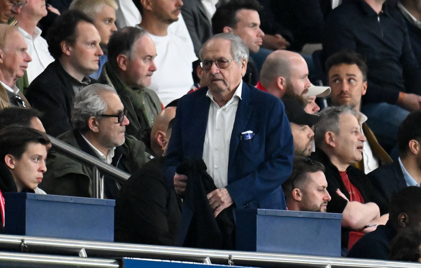 Jean-Michel Aulas se retira tras una denuncia dirigida a un familiar Jean-Michel Aulas se retira tras una denuncia dirigida a un familiar